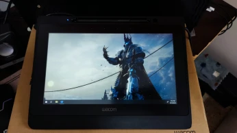 Tablette graphique tactile avec afficheur 10.1 WACOM DTU-1141 comme neuf état 10/10 avec la boîte