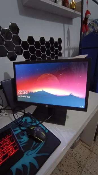 Écran LED 19 pouces HDMI