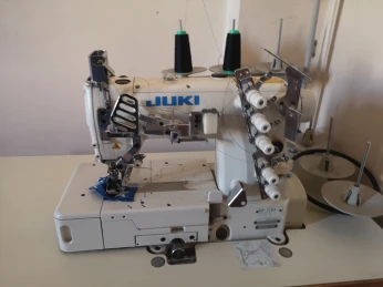 Machine a coudre juki