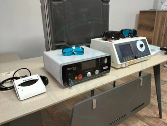 Laser chirurgical Angio Dynamics VenaCure 1470 et Biolitec Ceralas 630nm