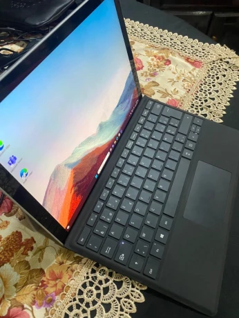 Microsoft Surface pro 7+