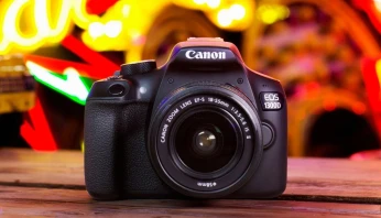 Canon EOS 1300D Reflex + EF-S 18-55 mm DC III