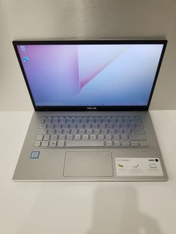 Asus vivobook 14 Intel 8th I5 8265U @1.8GHz - 8GB RAM - 256 GB SSD - Intel UHD Graphics 620