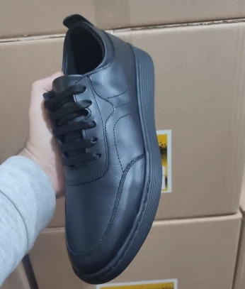 Chaussure en cuir véritable