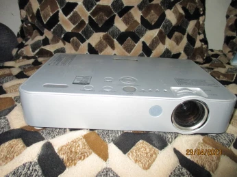 Data Show Panasonic LCD PT- LB51S