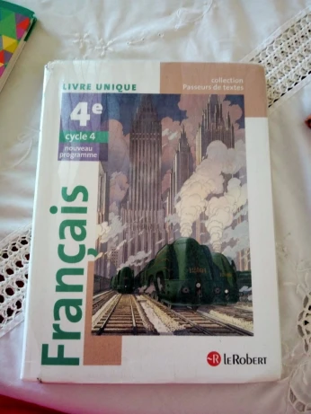 Livre le Robert français 4eme