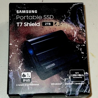 Samsung Portable SSD T7 Shield - 2TB - Externe - USB 3.2 Type C - 1050 Mo/S