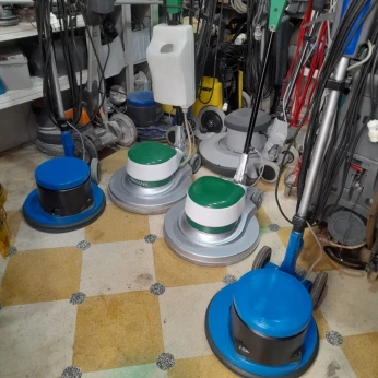 Machine pour nettoyage