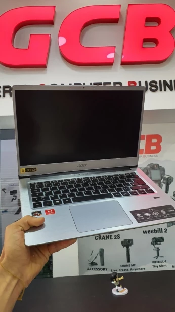 ACER SWIFT 3 mobiles AMD Ryzen™ 5 3500U avec processeurs graphiques Radeon™ Vega 8GB 256GB SSD 14"