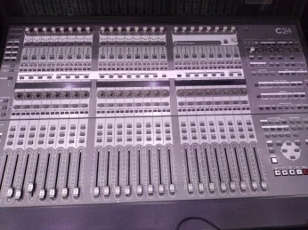 I mac +Système protools 12 avec clé perpétuel+ carte de son hdx + HD io + table protools c 24