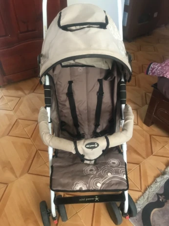 Poussette mini pouce