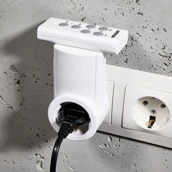 Prise électrique avec télécommande 10A 2300W BEETRO