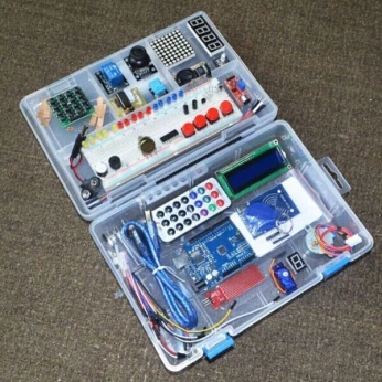 Kit arduino uno R3 (avec boite)