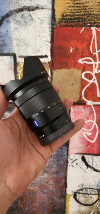 Sony ZEISS 16-70 F4