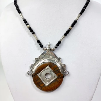 COLLIER TOUAREG ARGENT ET PIERRE SEMI PRESIEUSE