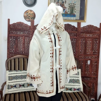 VESTE TISSAGE ET BRODAGE MAIN MOTIFS BERBERES