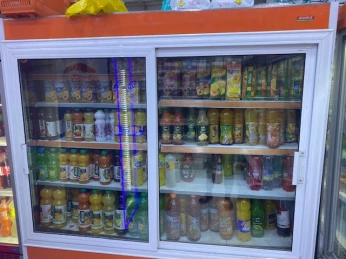 Frigo mural présentoir libre service et congélateur UGUR
