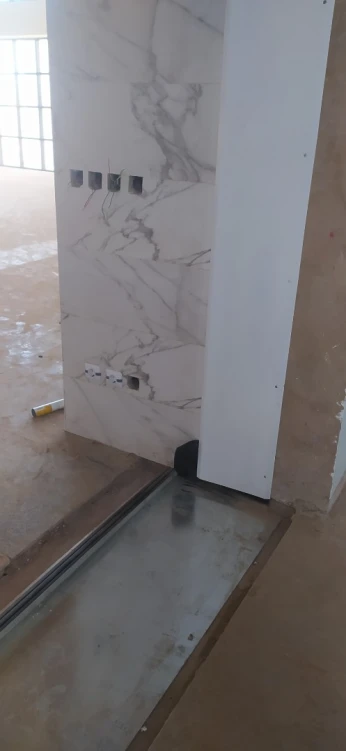 Fourniture et pose de couvre jointe