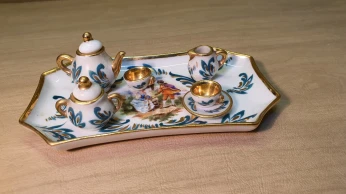 Mini dinette, service à café miniature en porcelaine de Limoges Signé Watteau Made in France