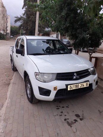Mitsubishi l 200 L200 2014