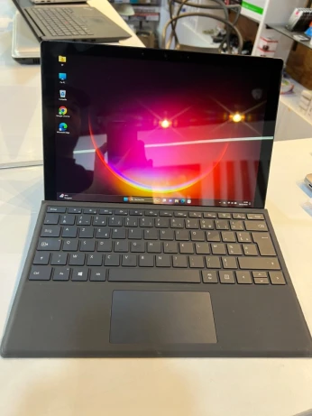 Microsoft Surface Pro 7+ i7 11th 16GB 512SSD 3k