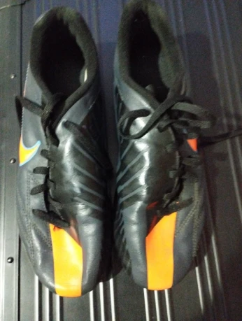 Soulier de foot Nike.
