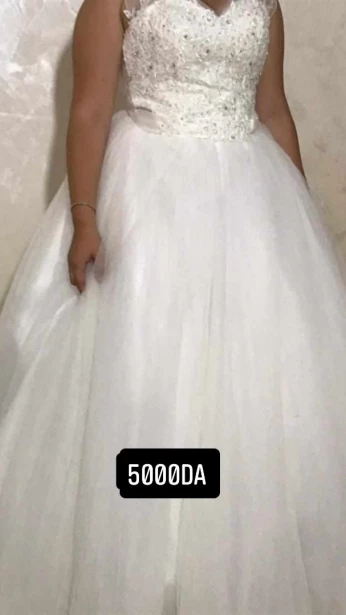 Location robe blanche