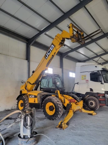 KLARK JCB TELESCOPIC 1740 2017