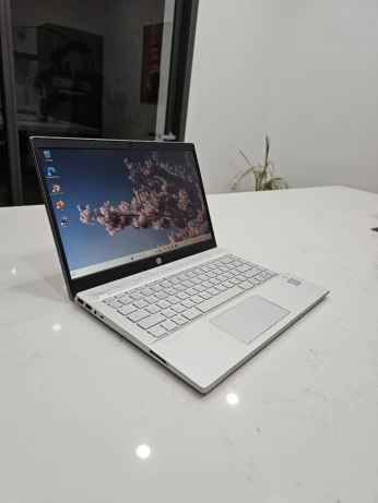 Hp Pavilion i5 8th Gen 14"pouces