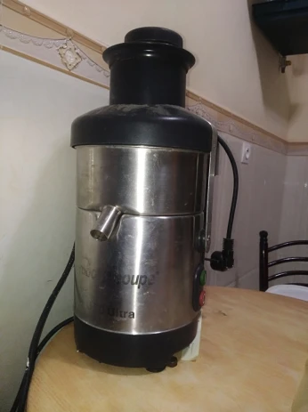 r obot coupe j80 EXTRACTEUR DE JUS