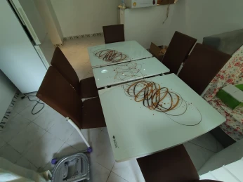 Table extensible + 6 chaises