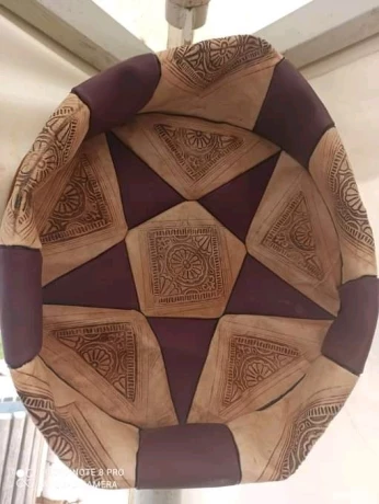 Pouf en cuir