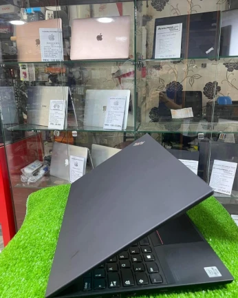Lenovo thinkpad P15 S workstation i5 10Gen 16 Gb ram 512 Gb ssd Quadro P520