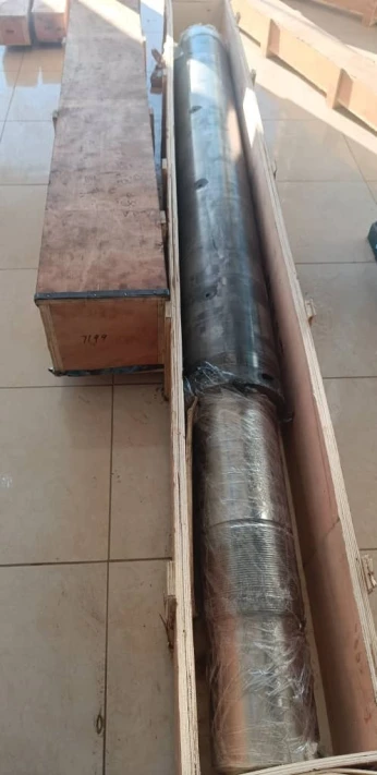 vis est fourreau pour machine injection de plastique