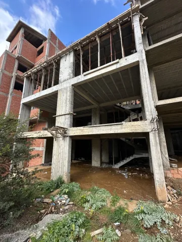 Vente Carcasse Alger Bouzareah 8
