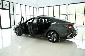 Hyundai Elantra 2025 34