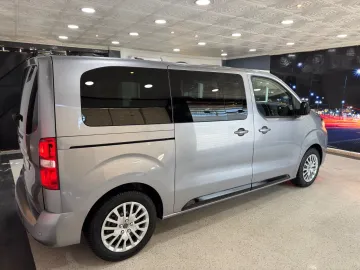 Peugeot Traveller Expert 2025 15