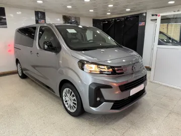 Peugeot Traveller Expert 2025 11