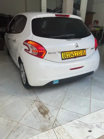 Peugeot 208 2013 Access 11