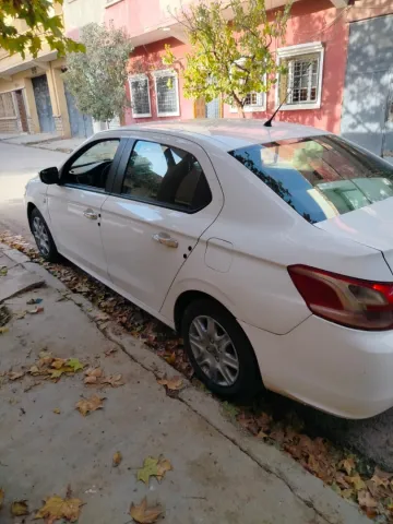 Peugeot 301 2013 Active 7