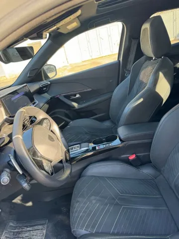 Peugeot 2008 2024 GT 2