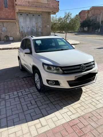 Volkswagen Tiguan 2015 Carat + 4