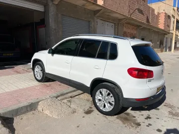 Volkswagen Tiguan 2015 Carat + 5