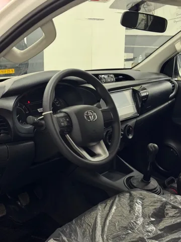 Toyota Hilux 4x4 2025 14