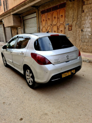 moyenne-berline-peugeot-308-2009-msila-algerie