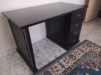 tables-pc-bureaux-bureau-noir-hadjout-tipaza-algerie