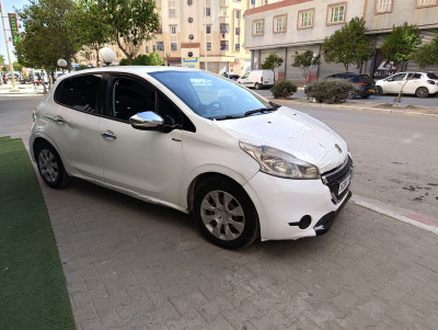 سيارة-صغيرة-peugeot-208-2013-access-العلمة-سطيف-الجزائر