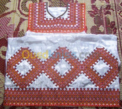 البويرة-الجزائر-حياكة-و-خياطة-robe-kabyle-gargari-tout-modèle