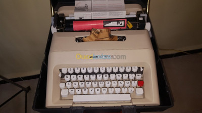 Machine à écrire Dactylo Olivetti 35