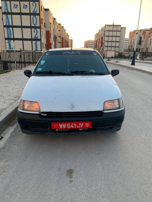 سيارة-صغيرة-renault-clio-1-1995-القليعة-تيبازة-الجزائر
